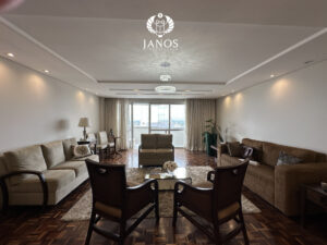 Apartamento à venda no Batel